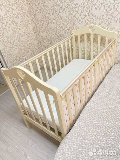 Детская кровать с универсальным маятником