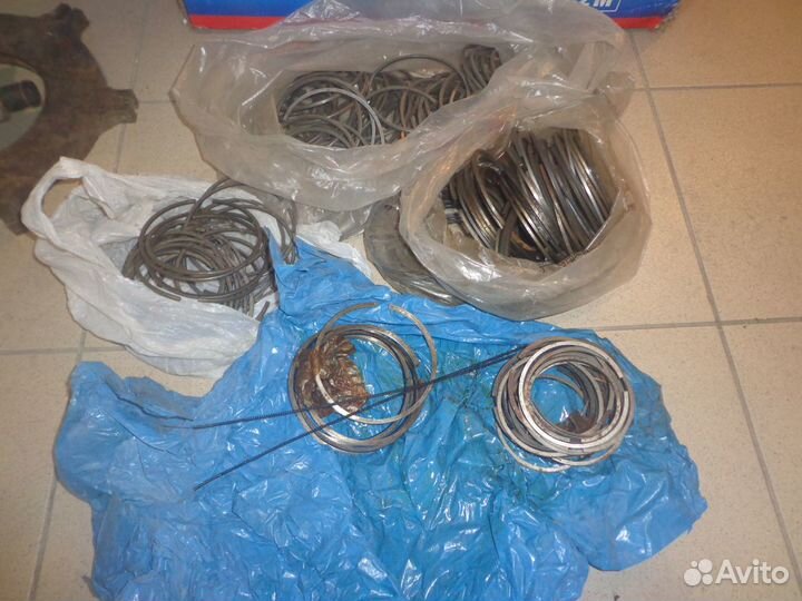 Кольца на судовой двигатель