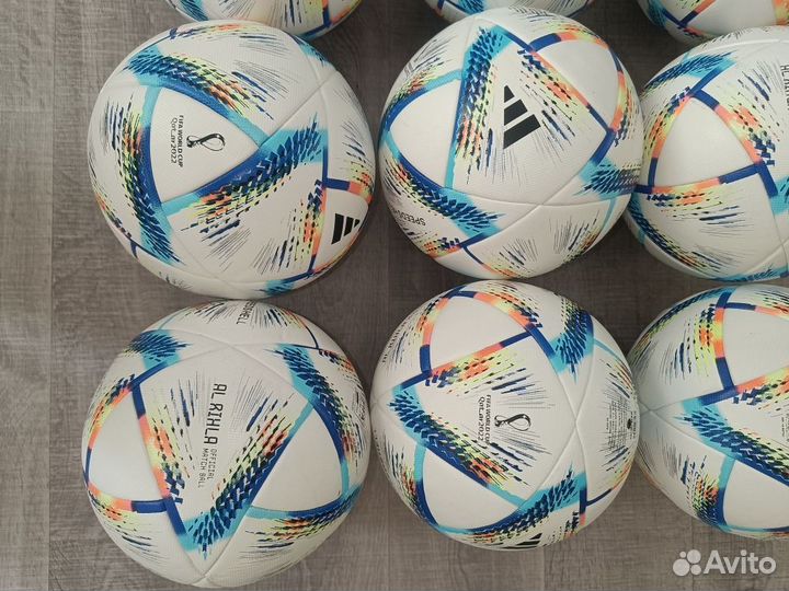 Новый футбольный мяч Adidas