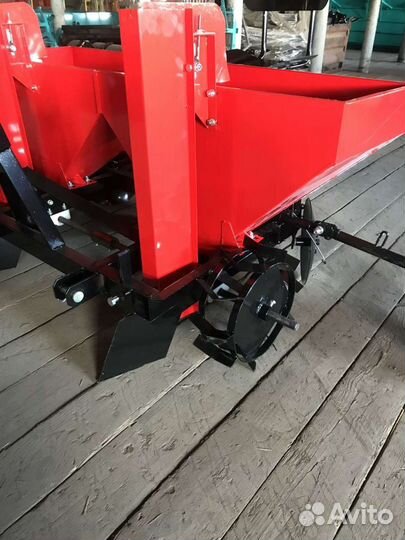 Картофелесажалка для минитракторов