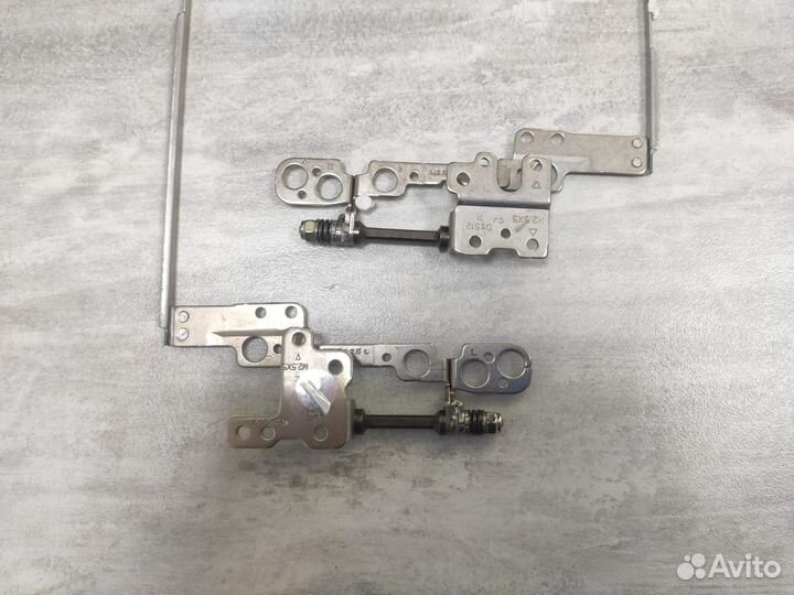 Петли ноутбука Lenovo Y520-15