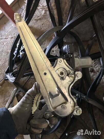 Стеклоподъемник Toyota corolla 150E