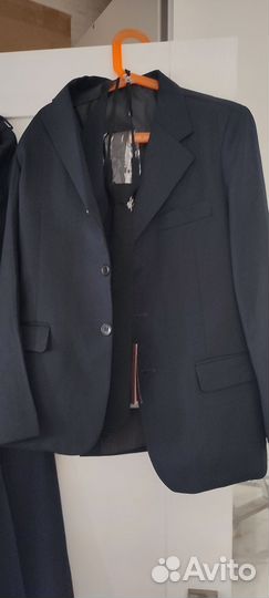 Школьный костюм для мальчика 140-146 новый