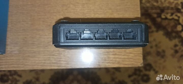 Продам коммуникатор D-linkdes-1005A