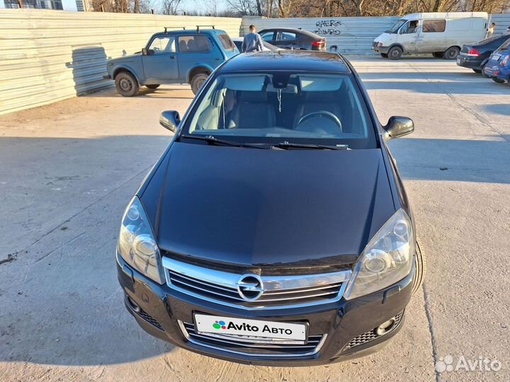 Opel Astra 1.6 МТ, 2011, 230 000 км