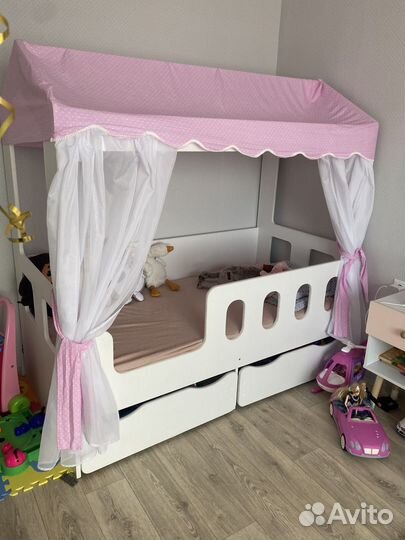 Кровать домик