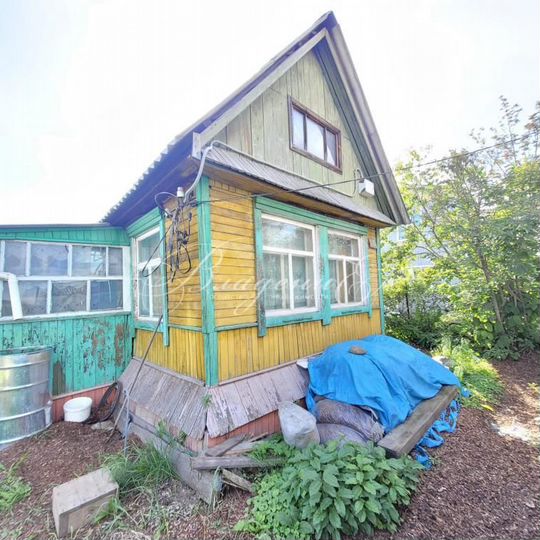 Дом 28 м² на участке 4 сот.