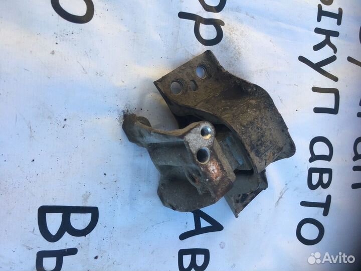 Подушка двигателя Nissan Note (E11) 2006-2013 прав