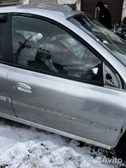 Дверь передняя правая kia rio 1 рестайлинг