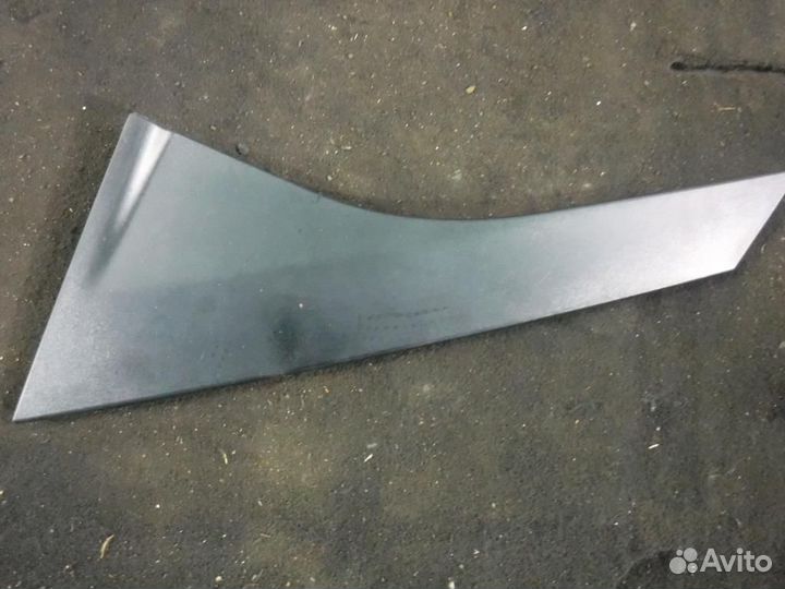 Накладка двери Focus 2 дорест