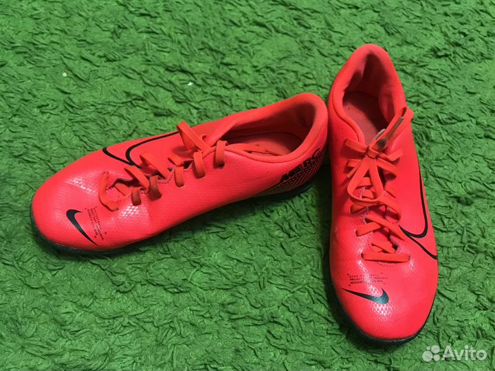 Футбольные бутсы nike 38 размер