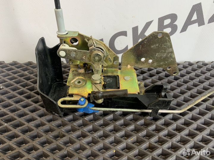 81626806148 Замок двери правой