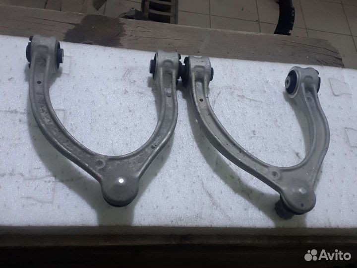 Рычаг передний левый верх Mercedes A205