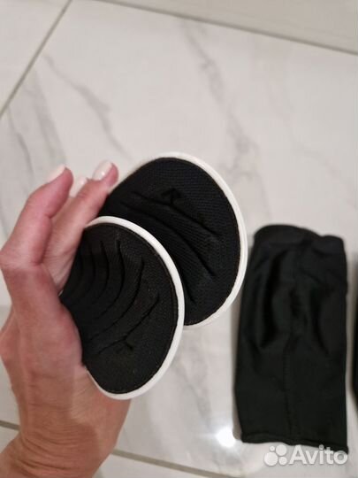 Щитки Adidas б/у xs I