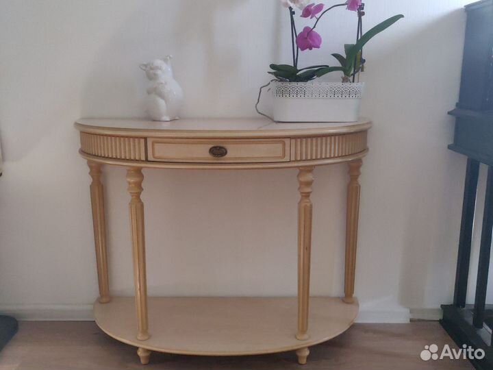 Консольный столик