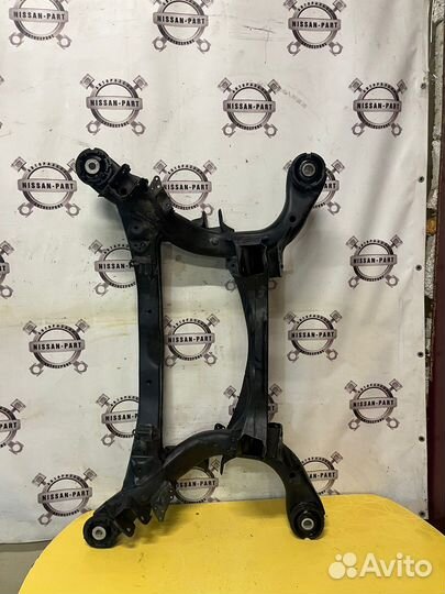 Lexus lS250 подрамник задний