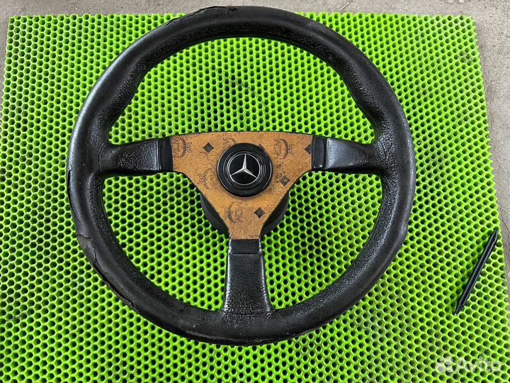 Спортивный руль Mercedes momo