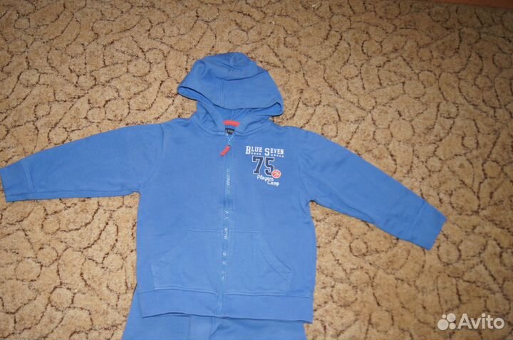 Спортивный костюм