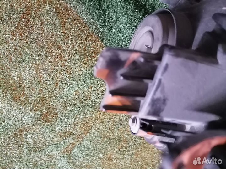 Фара правая 1785 Nissan X-Trail T31 брак креплений