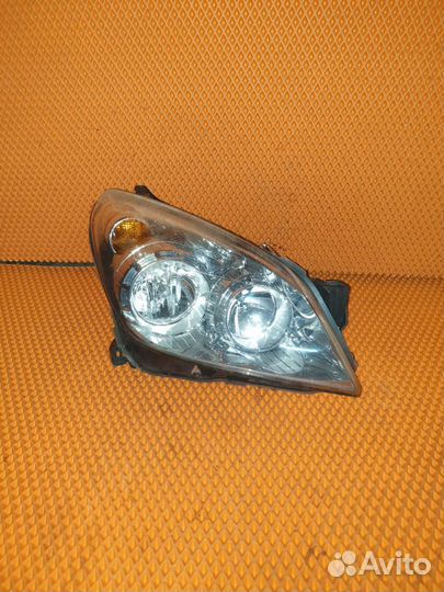 Фара правая Opel Astra H
