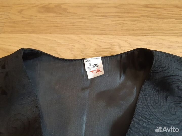 Жилетка для мальчика новая