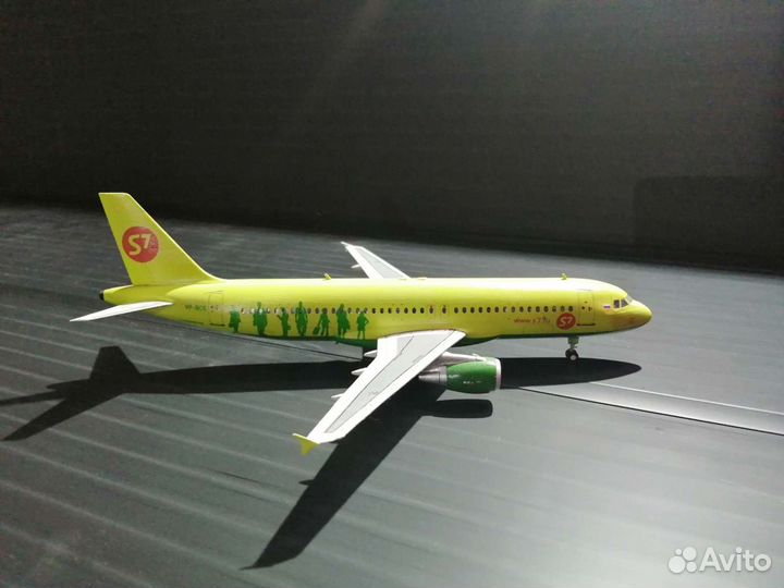 Модель самолёта Airbus A320