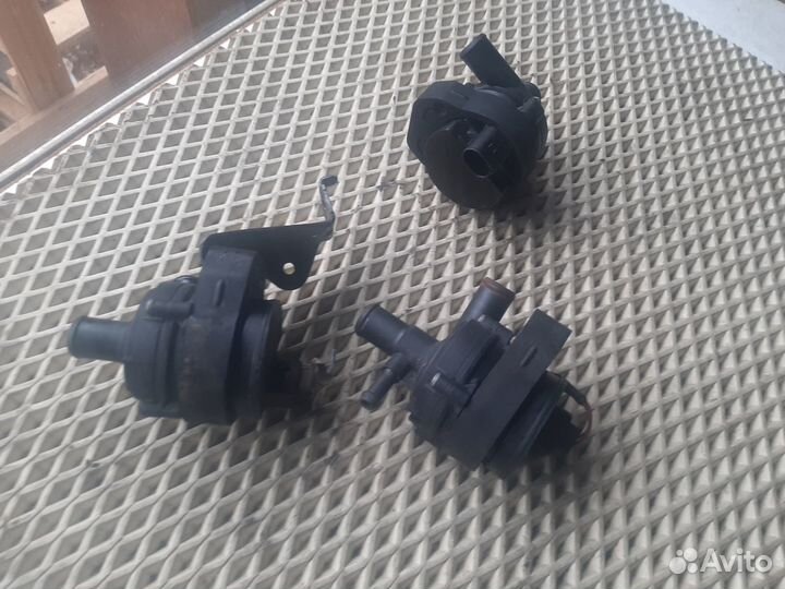 Mercedes Дополнительный водяной насос