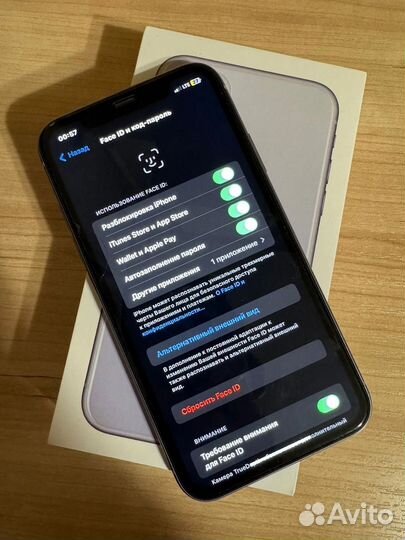iPhone 11, 64 ГБ