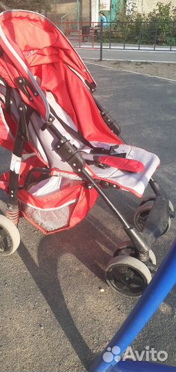 Прогулочная коляска