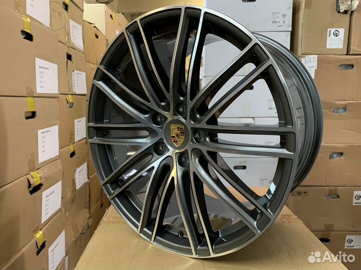 Колеса на Porsche Macan R21 зимние