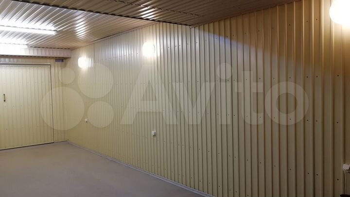 Гараж, > 30 м²