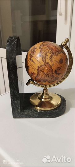 Настольный сувенир Глобус статусная вещь
