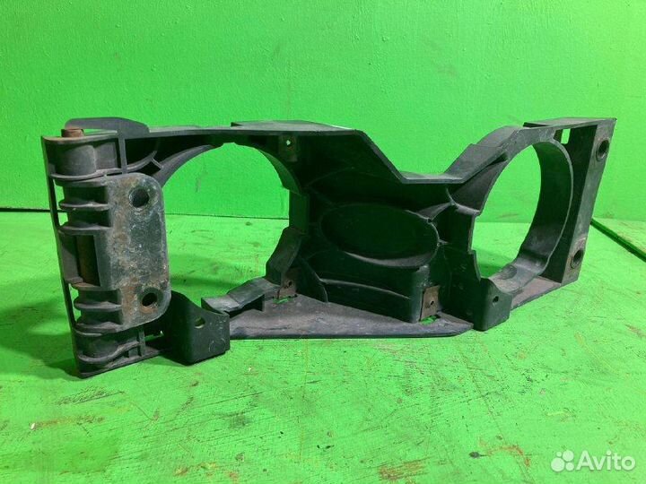 Кронштейн противотуманной фары scania R420