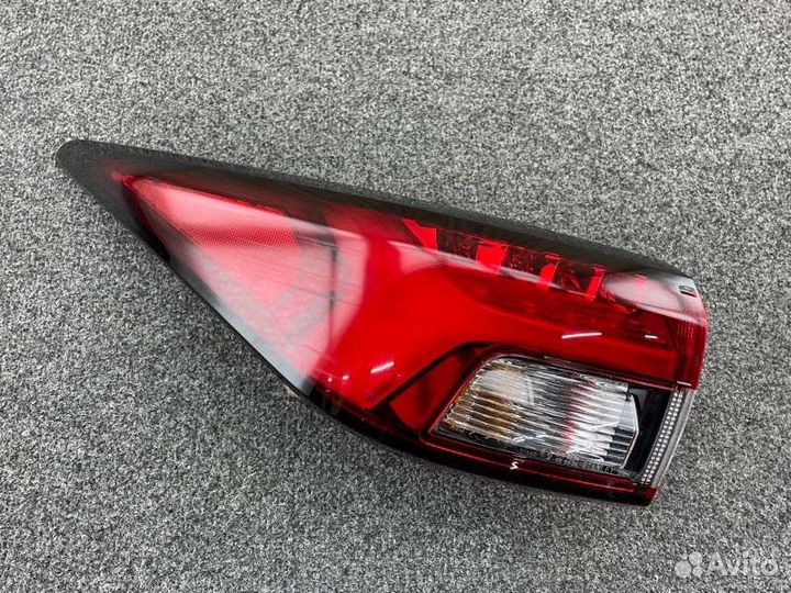 Стоп-сигнал левый Mitsubishi Outlander GN0W