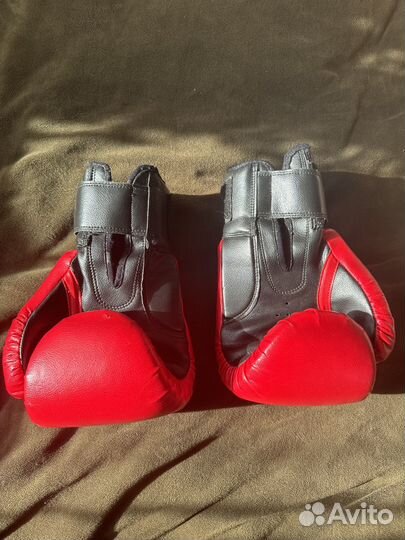 Боксерские перчатки 14 oz бу