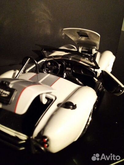 Модель автомобиля 1/24