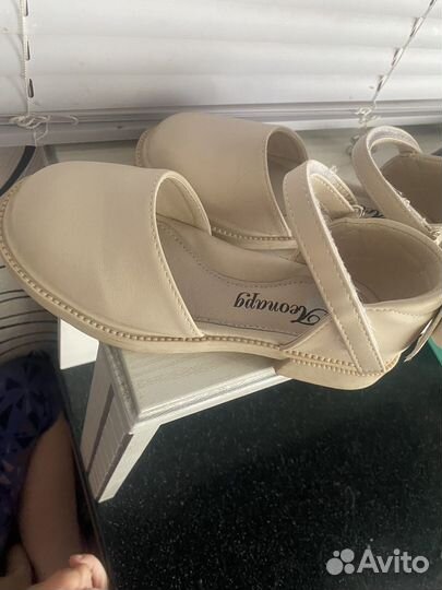 Туфли-сандали для девочки