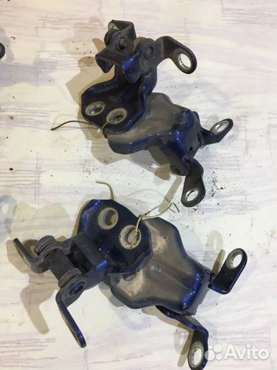 Форд Фиеста Мк5 Фьюжн петля дверная оригинал