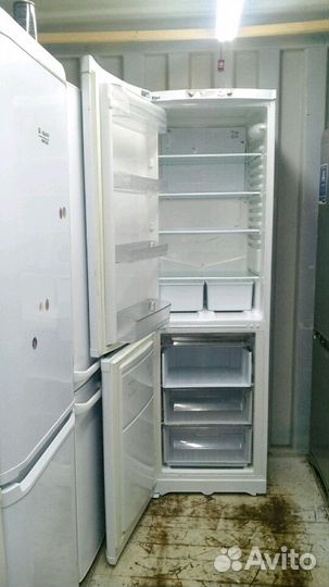 Холодильник б/у Hotpoint-Ariston rmba2200.06