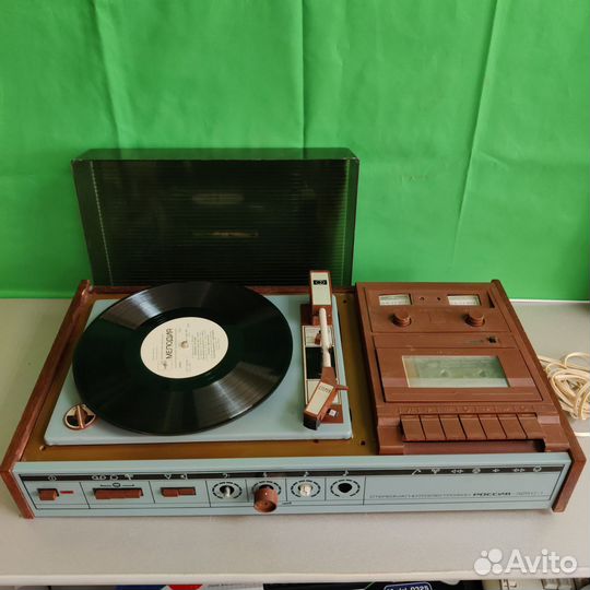 Проигрыватель пластинок, радиола, раритет, разбор