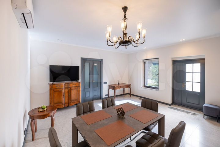 2-к. квартира, 58,3 м², 1/9 эт.