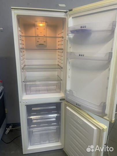 Холодильник Whirlpool No Frost