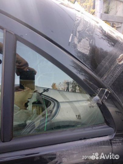 Форточка двери задняя левая Mercedes Benz C-Class