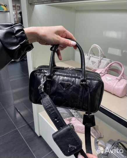 Сумка Prada Re-Edition Antique Small Top Handle