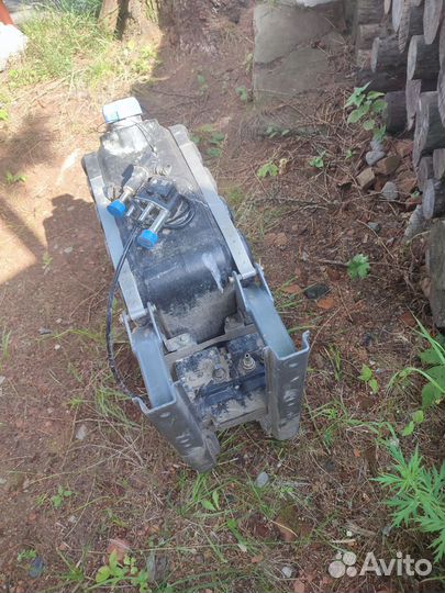 Насос, бак, кронштейн мочевины в сборе на sitrak