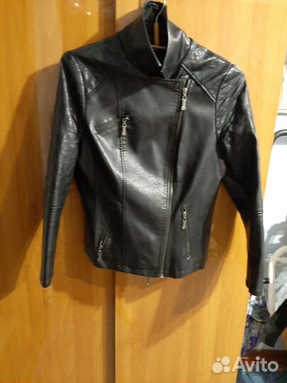 Кожаная куртка косуха женская
