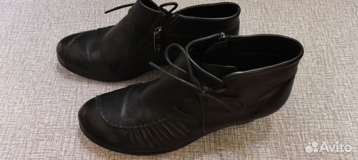 Полуботинки женские на каблуке