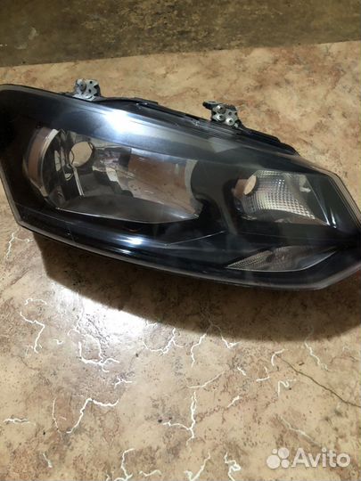 Передняя фара. На Polo