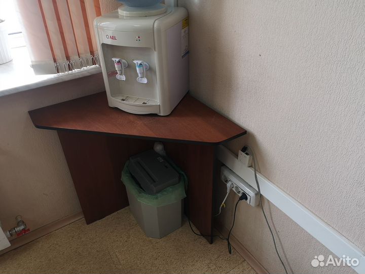 Тумба угловая под кулер или под цветы