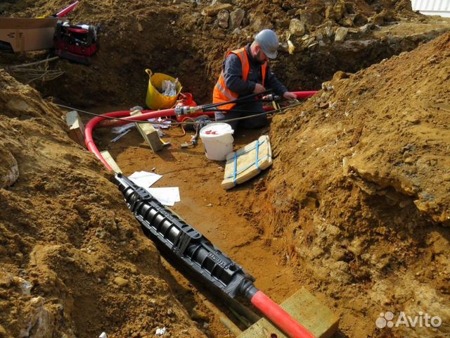 ремонт кабельных линий. монтаж соединительной муфты 10 кв. эксплуатация кабельной линии 10 кв. раскопки кабеля. повреждение кабеля 10кв моэск.